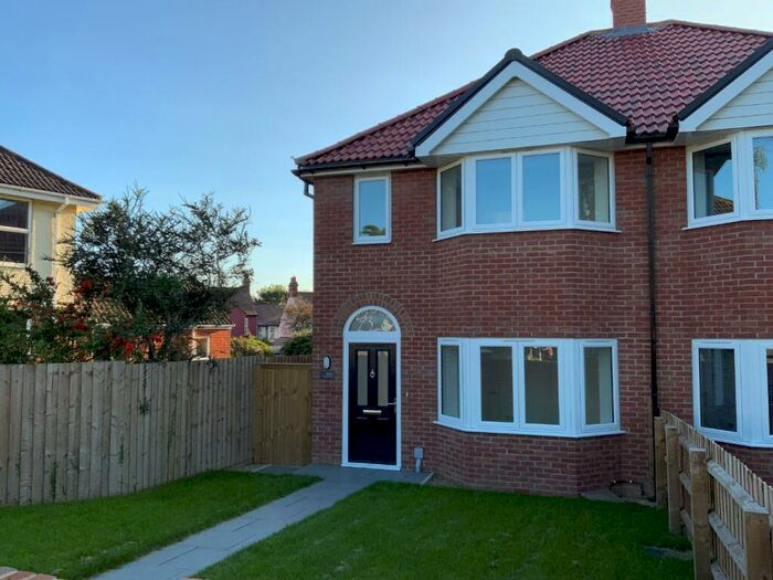 3 Bedroom Semi Detached House To Rent In Norwich Road, Ipswich, IP1