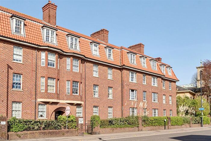3 Bedroom Flat For Sale In Hotwell Road, Bristol, BS8