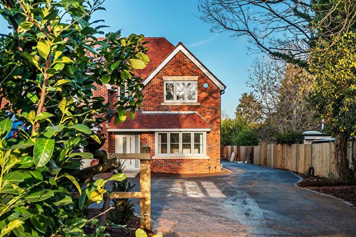 3 Bedroom Semi-Detached House For Sale In Lower Road, Bookham, KT23