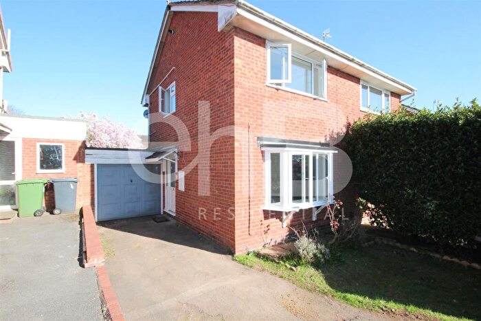2 Bedroom House To Rent In Yardley Close, Warwick, CV34
