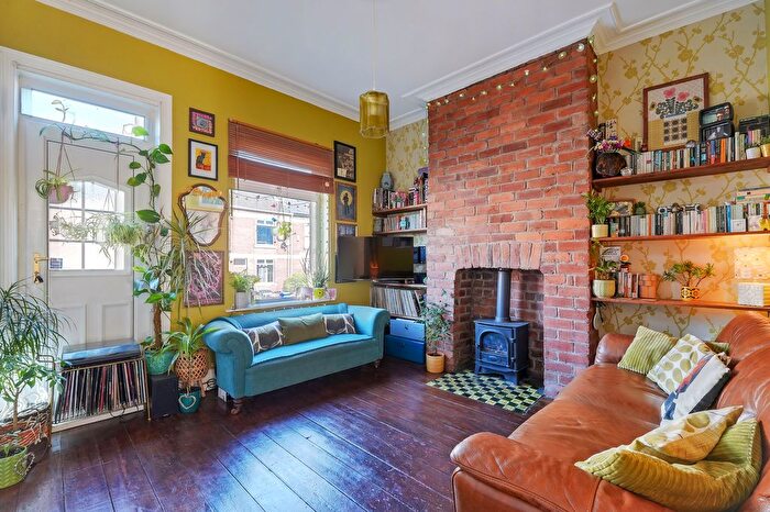 3 Bedroom Terraced House For Sale In Upper Valley Road, Meersbrook, Sheffield, S8