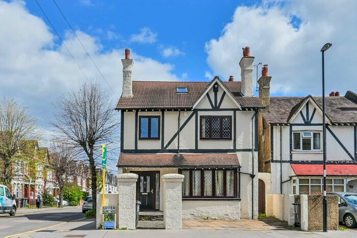 5 Bedroom Detached House To Rent In Upper Grove, South Norwood, London, SE25