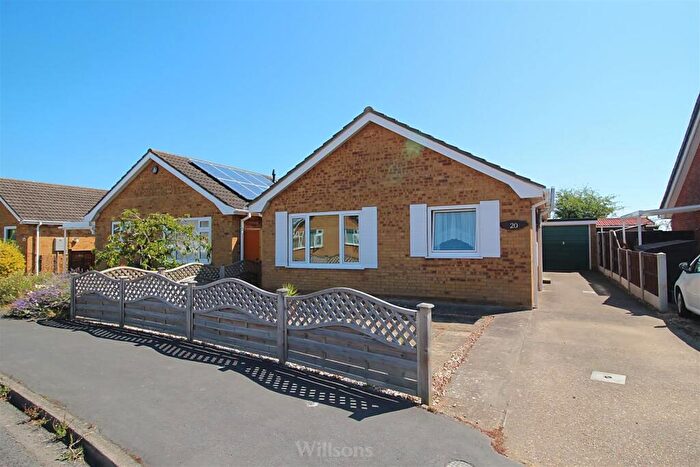 2 Bedroom Detached Bungalow For Sale In Finisterre Avenue, Skegness, PE25