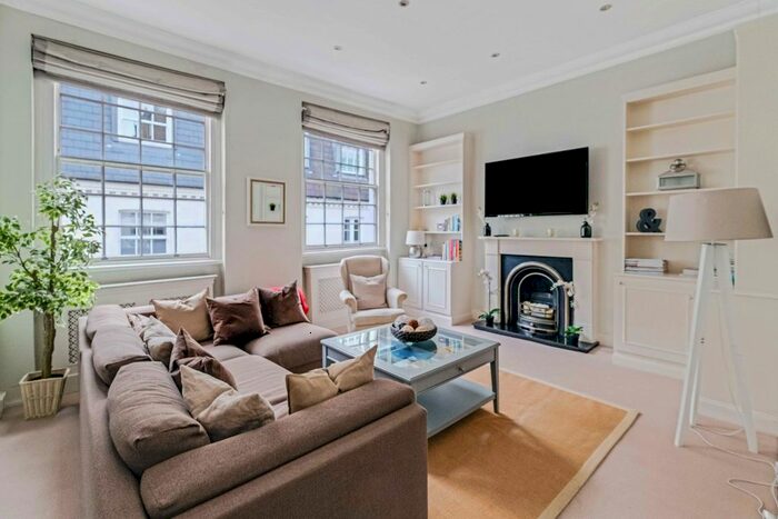 3 Bedroom Mews To Rent In Queen's Gate Place Mews, SW7