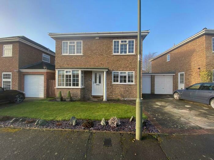 4 Bedroom Detached House To Rent In Bisley, GU24