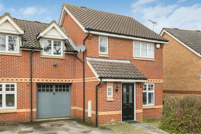 3 Bedroom Semi-Detached House For Sale In Great Innings North, Watton At Stone, SG14