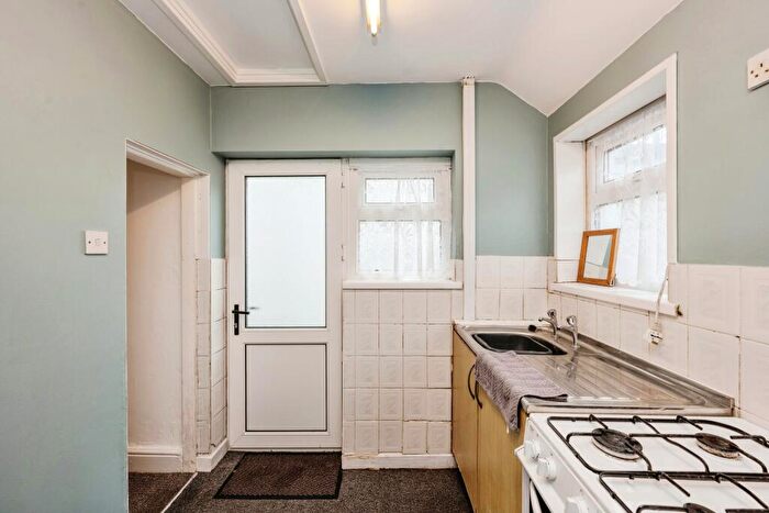 3 Bedroom Terraced House For Sale In Argyle Street, Swansea, SA1