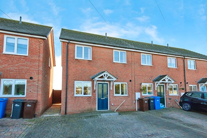 3 Bedroom End Terrace House For Sale In Farman Row, Burton-On-Trent, DE13