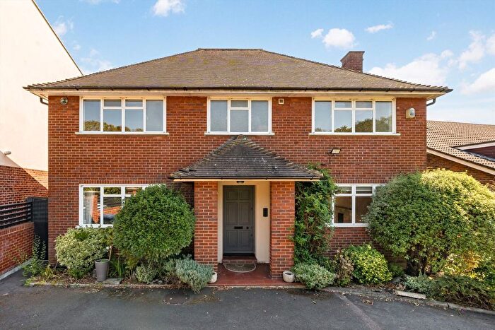 3 Bedroom Property For Sale In Chatsworth Road, Ealing, W5