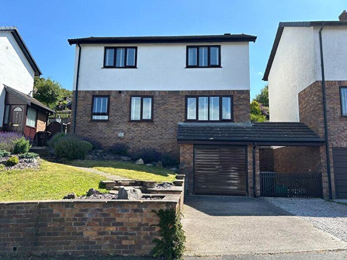 3 Bedroom Detached House For Sale In Drws Y Nant, Glan Conwy, LL28
