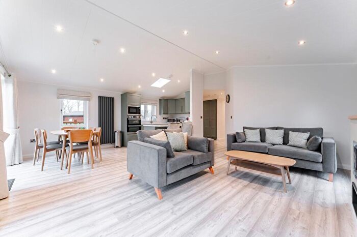 3 Bedroom Park Home For Sale In Langmere Lakes, Frettenham, NR12