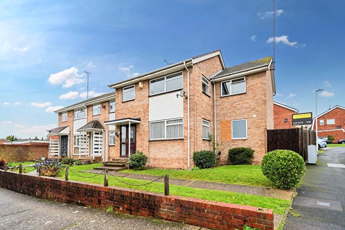 5 Bedroom End Terrace House For Sale In Dahlia Drive, Swanley, Kent, BR8