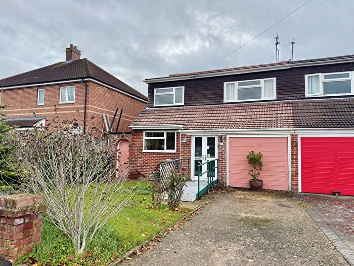 3 Bedroom Semi-Detached House For Sale In Brookside, Cholsey, OX10