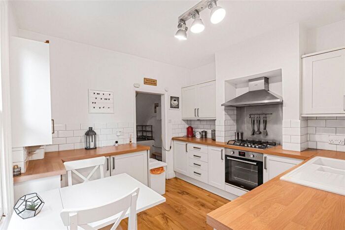 1 Bedroom Flat For Sale In Fallsbrook Road, Furzedown, SW16