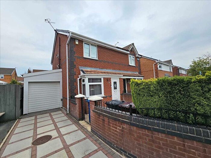 2 Bedroom Semi-Detached House For Sale In Ampleforth Close, Kirkby, L32