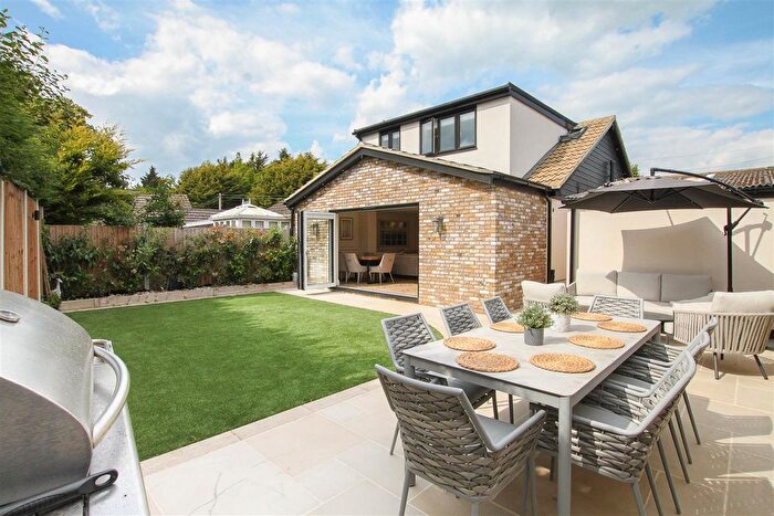 3 Bedroom Semi-Detached House For Sale In Ongar Road, Kelvedon Hatch, Brentwood, CM15