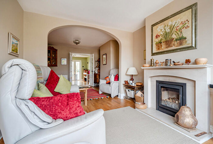 3 Bedroom Semi-Detached House For Sale In Whitecross, Abingdon, Oxfordshire, OX13