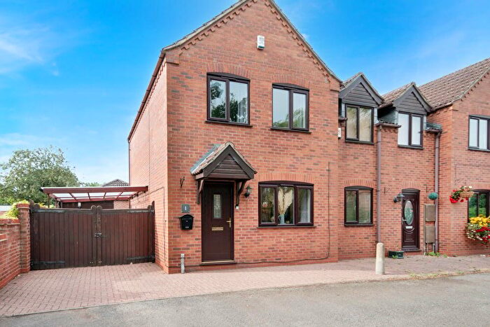 2 Bedroom End Of Terrace House For Sale In North Moor Road, Walkeringham, Doncaster, DN10