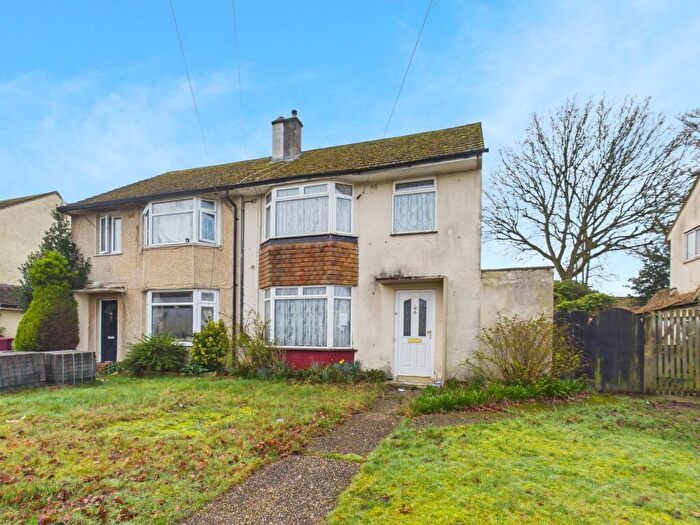 3 Bedroom Semi Detached House For Sale In Priors Road, Tadley, RG26