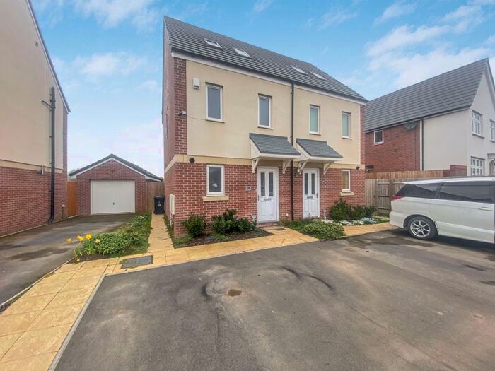 3 Bedroom Semi-Detached House To Rent In Bedroom House To Rent, Homington Avenue, Badbury Park, SN3