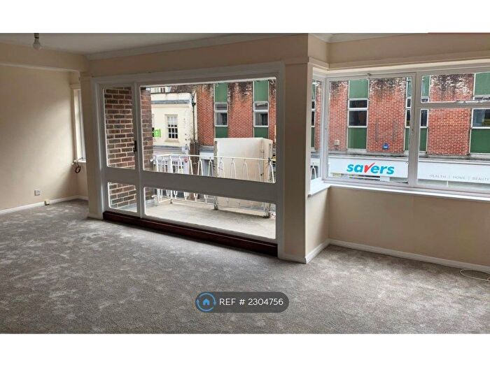 3 Bedroom Maisonette To Rent In High Street, Alton, GU34