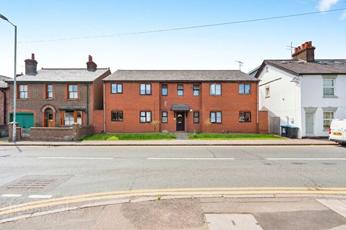 2 Bedroom Flat For Sale In Tudor Orchard, Berkhamsted, HP4