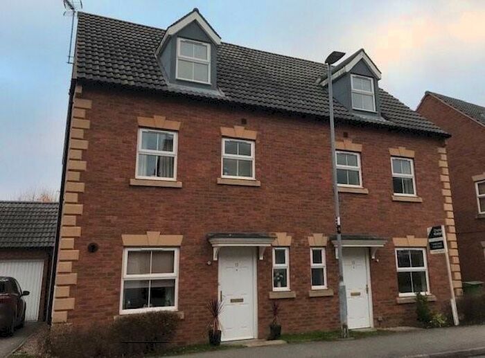 4 Bedroom Semi-Detached House To Rent In Hurlingham Road, Market Harborough, LE16