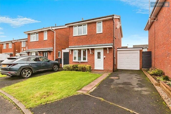 3 Bedroom Link Detached House For Sale In Buttermere Drive, Crewe, Cheshire, CW1