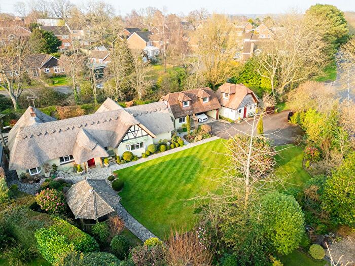 4 Bedroom Cottage For Sale In Buttons Lane West Wellow Romsey, Hampshire, SO51