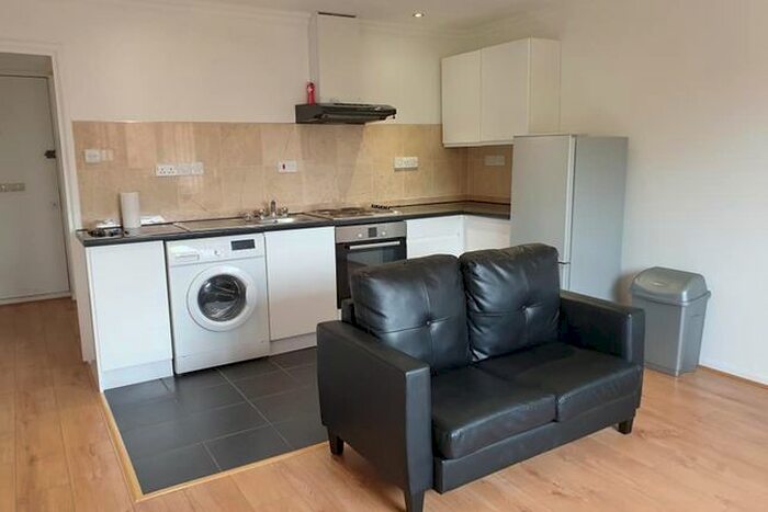 1 Bedroom Flat To Rent In Harper Road, Beckton E6