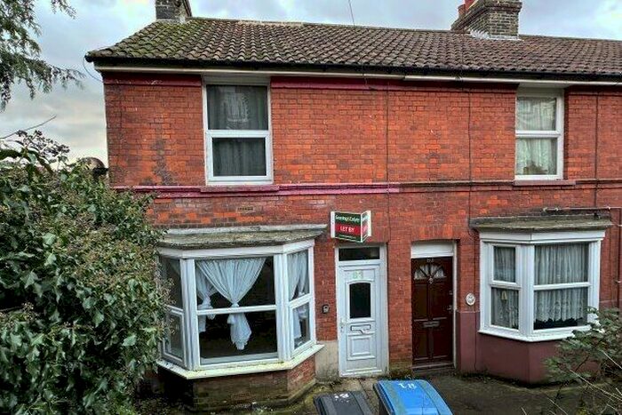 2 Bedroom Property To Rent In Heathfield Avenue, Dover, CT16