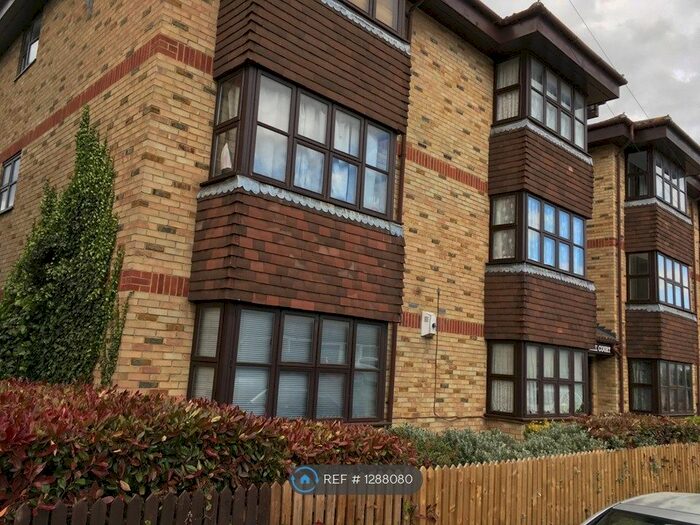 Studio To Rent In Milton Road, Swanscombe DA10