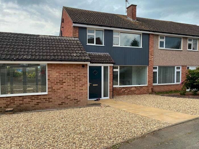 3 Bedroom Semi-Detached House To Rent In Cedarwood Drive, Tuffley, Gloucester, GL4