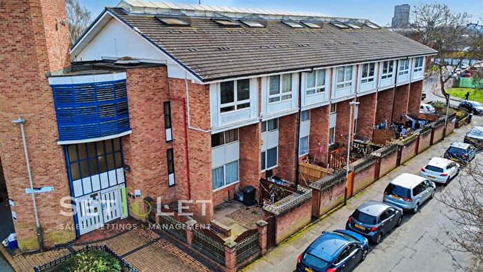 1 Bedroom Apartment For Sale In Purcell Road, Leicester, LE4