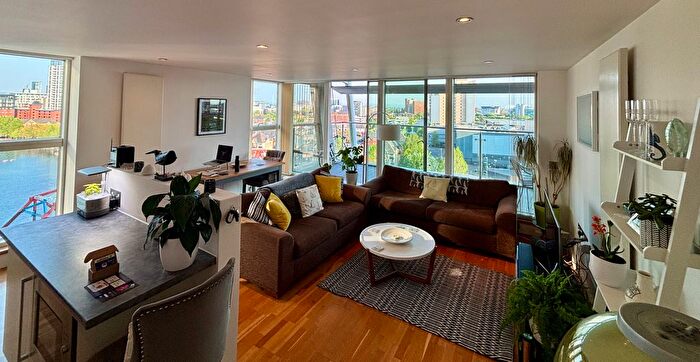 2 Bedroom Flat To Rent In The Quays, Salford, M50