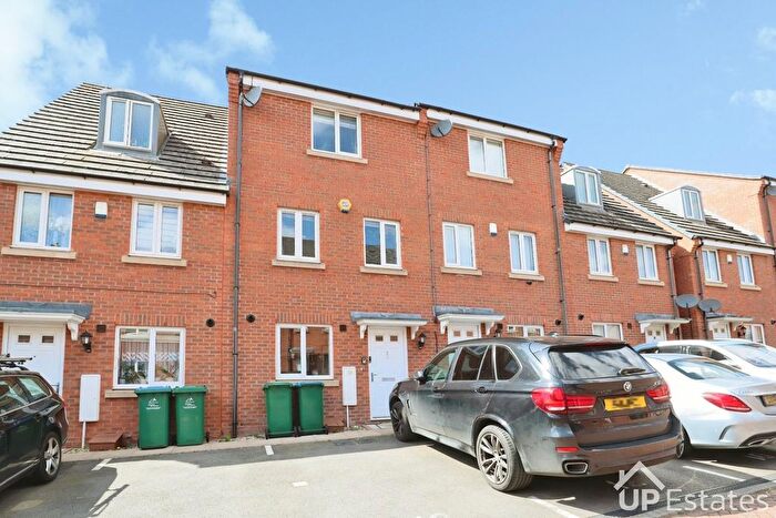 4 Bedroom Town House To Rent In Lifeguard Mews, Coventry, CV3
