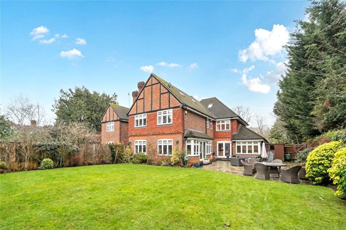 4 Bedroom House For Sale In Heatherfield Lane, Weybridge, Surrey, KT13