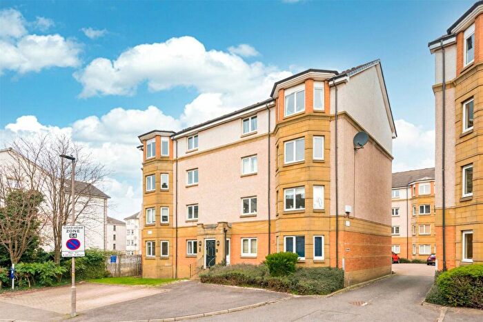 2 Bedroom Flat For Sale In Duff Road, Dalry, Edinburgh, EH11