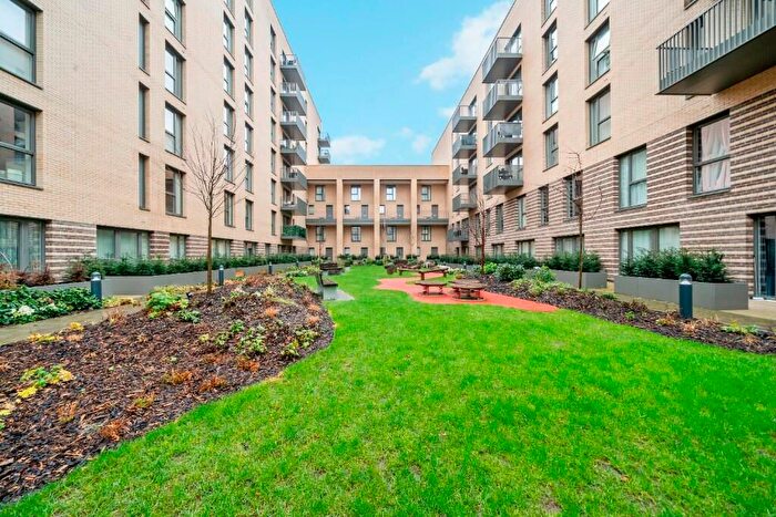 3 Bedroom Flat To Rent In Perryfield Way, Hendon Waterside, NW9