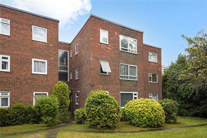 Studio For Sale In Lincoln Road, Enfield, EN1