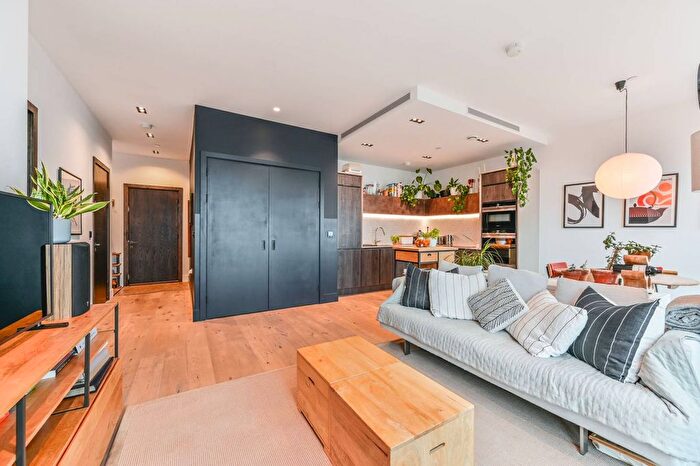 2 Bedroom Flat For Sale In Keybridge Tower, Exchange Gardens, Vauxhall, London, SW8