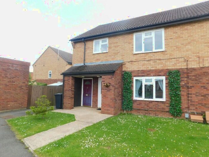 2 Bedroom Flat To Rent In Laburnum Avenue, PE7