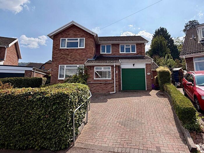4 Bedroom Detached House For Sale In Winsford Grove, Gilwern, NP7
