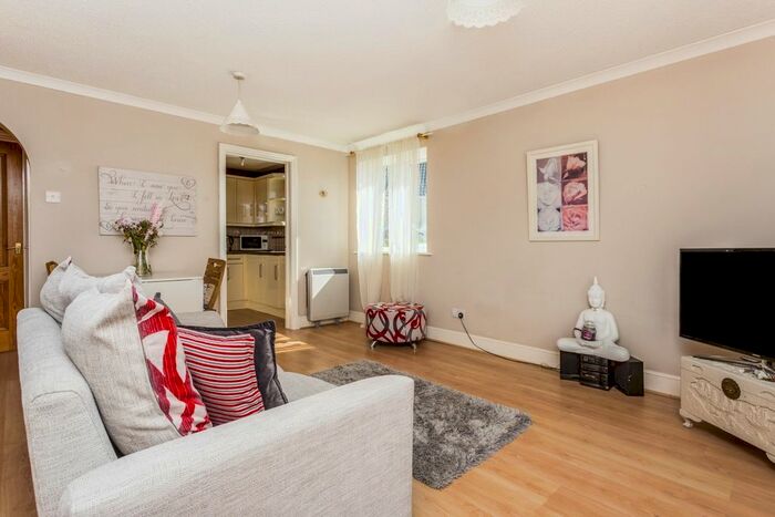 1 Bedroom Flat To Rent In Tithe Barn Crescent, Swindon, SN1