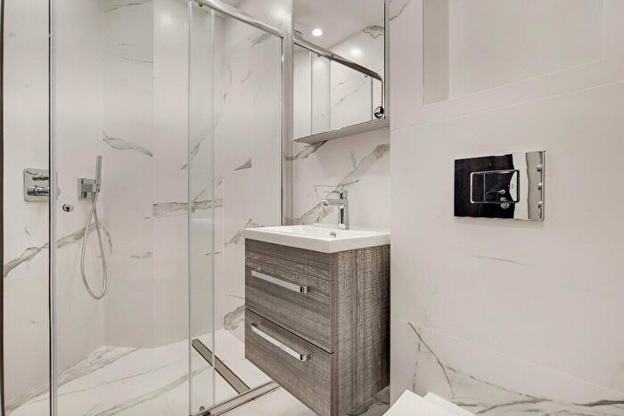 1 Bedroom Flat To Rent In Fitzjohns Avenue, London, NW3