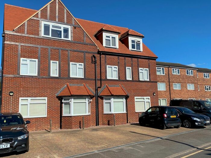 1 Bedroom Flat To Rent In Gainsborough House, Redden Court Road, Harold Wood RM3