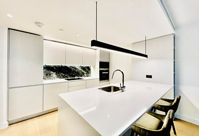 2 Bedroom Flat To Rent In Lincoln Building, White City Living, W12