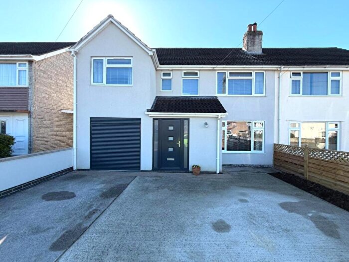 4 Bedroom Semi Detached House For Sale In Smithfield Road, BA16