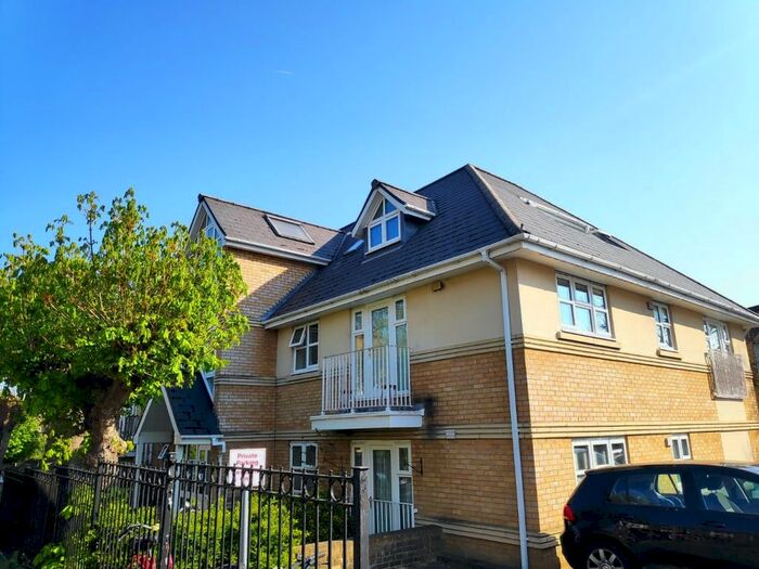 2 Bedroom Flat To Rent In Warwick Road, Redhill, RH1