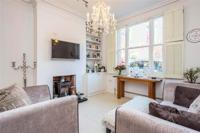 1 Bedroom Apartment To Rent In Grove Road, SL4